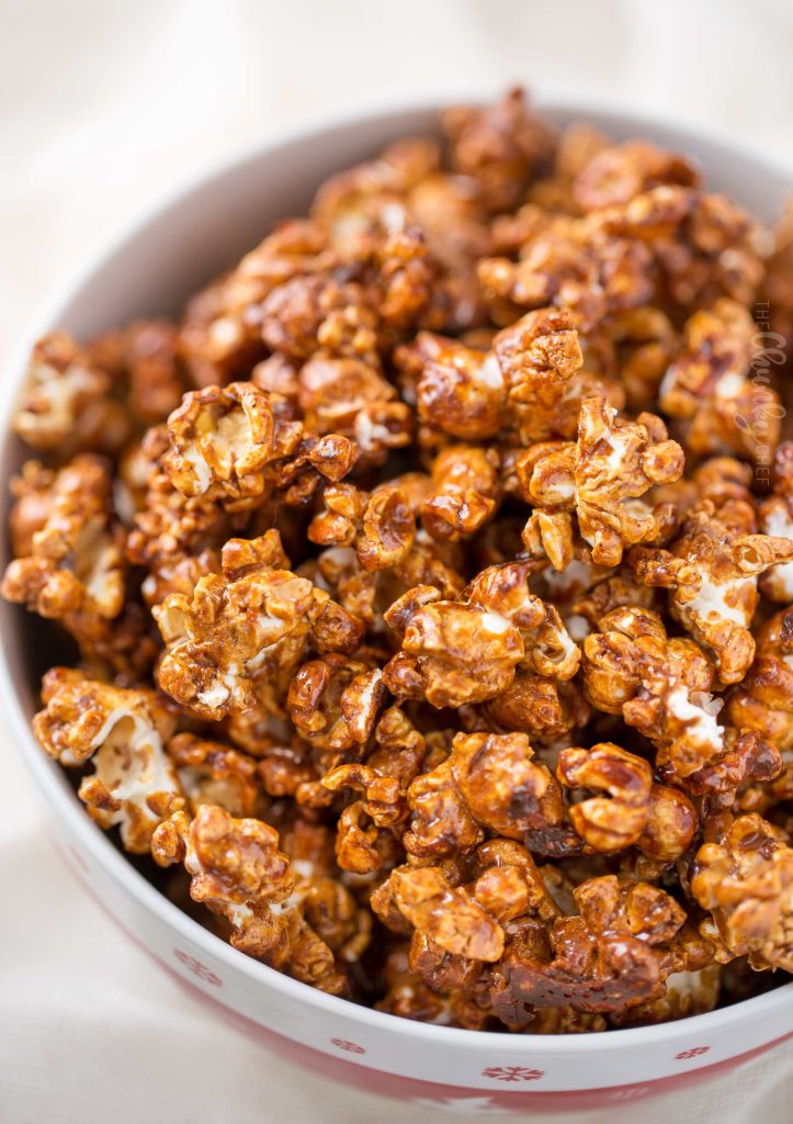 Easy Homemade Gingerbread Caramel Popcorn
