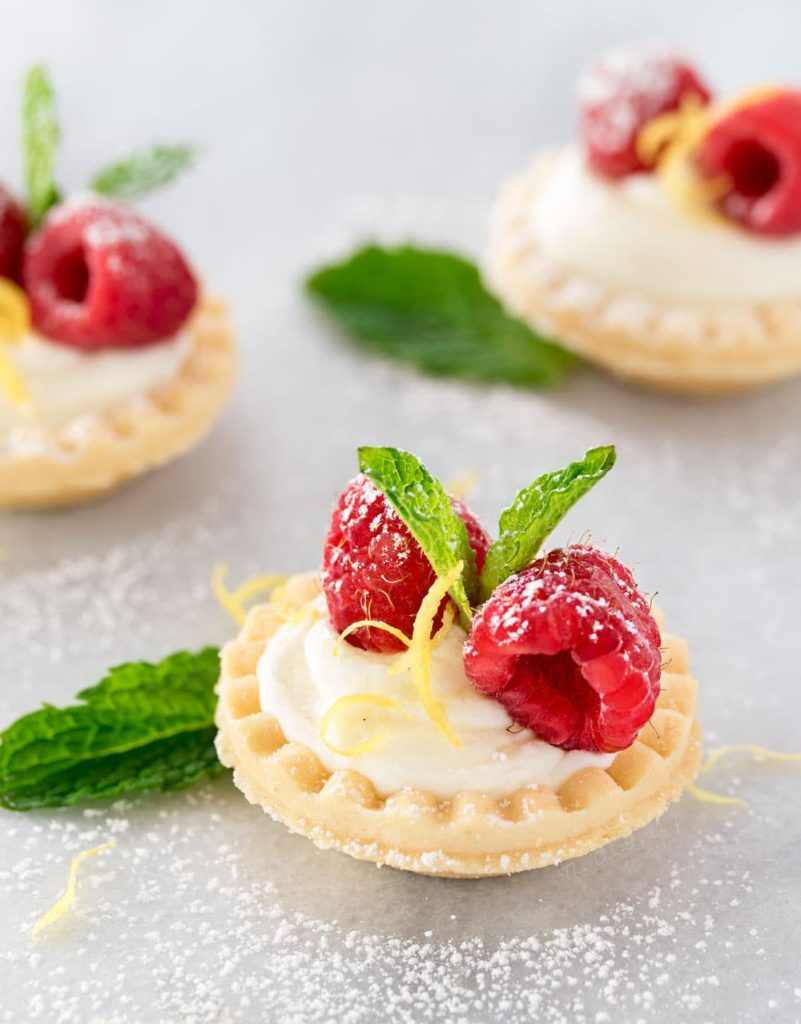 Mini No Bake White Chocolate Lemon Cheesecake Tarts