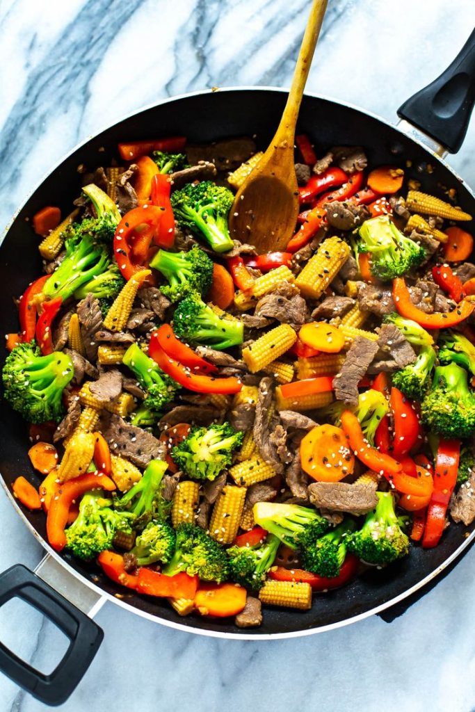 25-Minute Basil-Beef Stir Fry With Green Beans