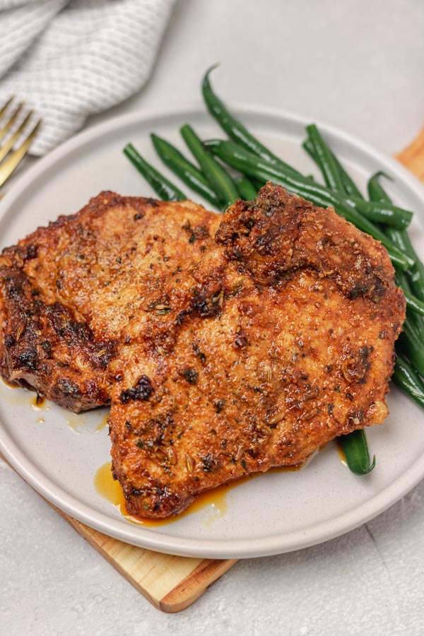 Pan Seared Pork Chops With Crispy Crust