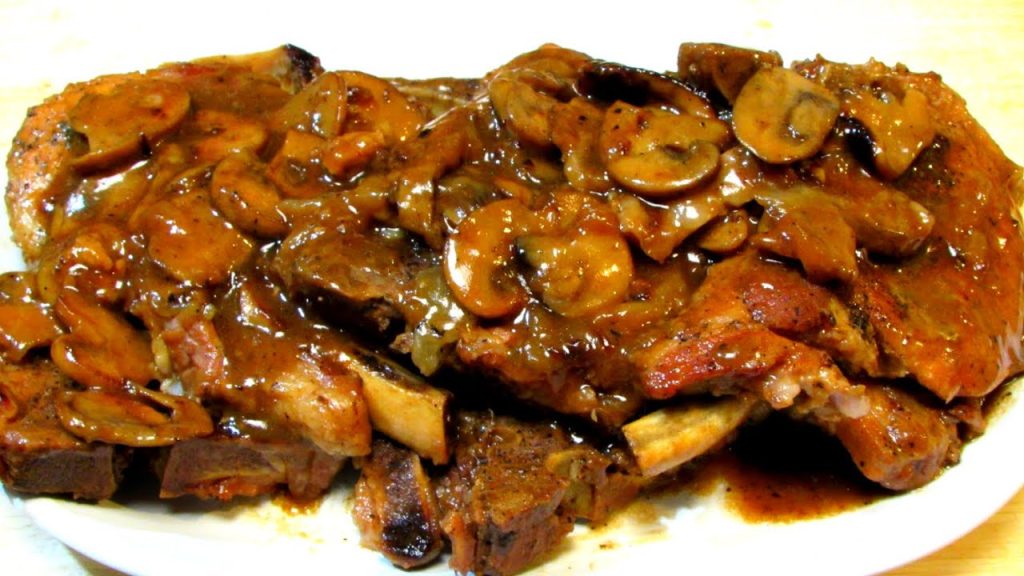 Delicious Southern Smothered Pork Chops Recipe