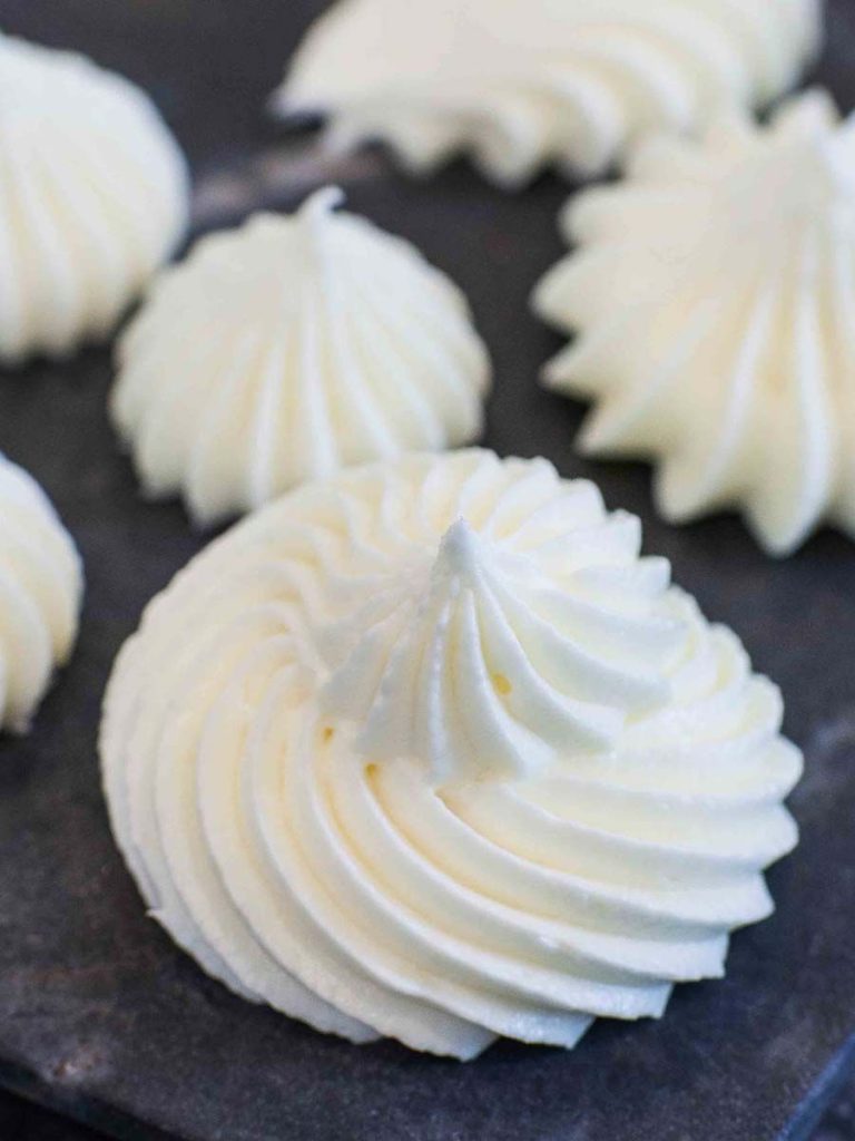 How to Make Cream Cheese Frosting for Desserts