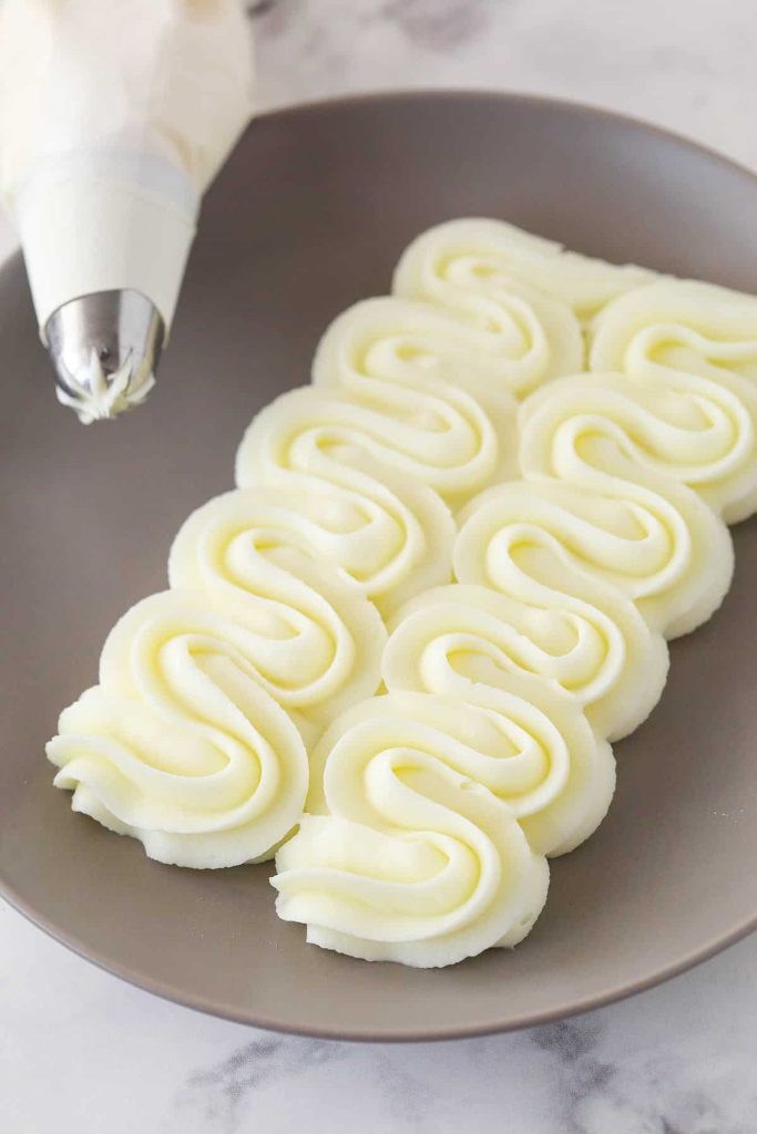 Easy And Delicious Cream Cheese Frosting Recipe