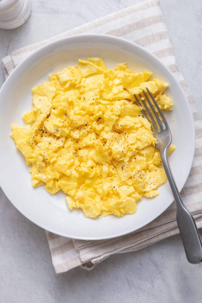 How To Make Fluffy And Tender Scrambled Eggs