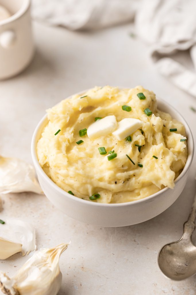Incredibly Creamy Roasted Garlic Mashed Potatoes