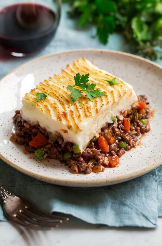 Classic Shepherd’S Pie With Ground Beef And Mashed Potatoes